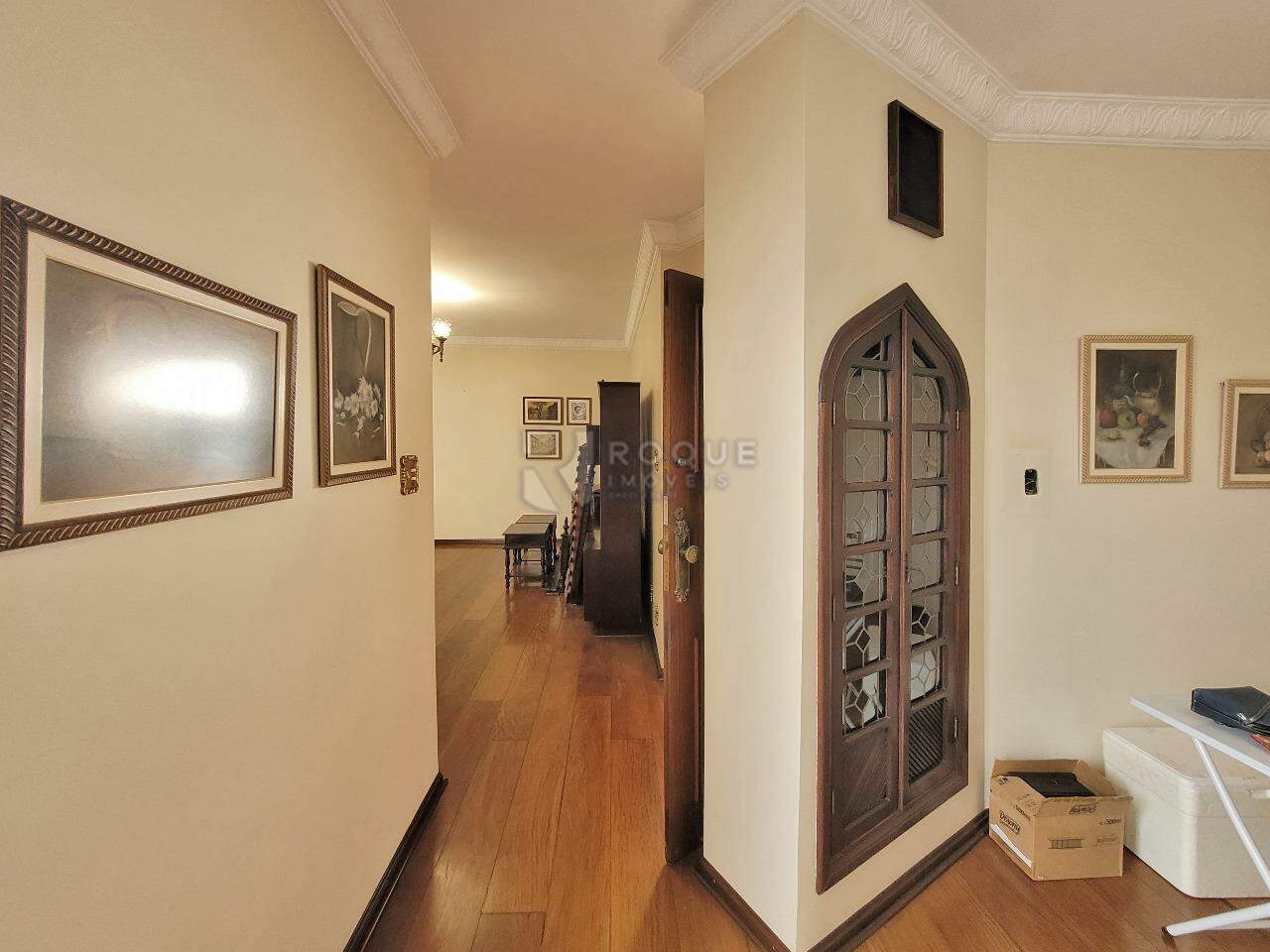 Casa Residencial à venda no bairro Vila Claudia: CORREDOR INTERNO