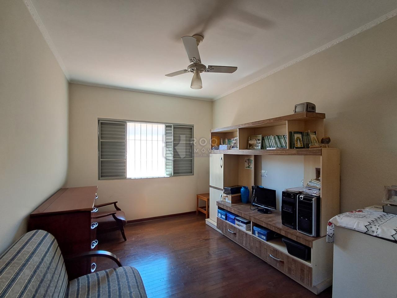 Casa Residencial à venda no bairro Jardim Montezuma: 