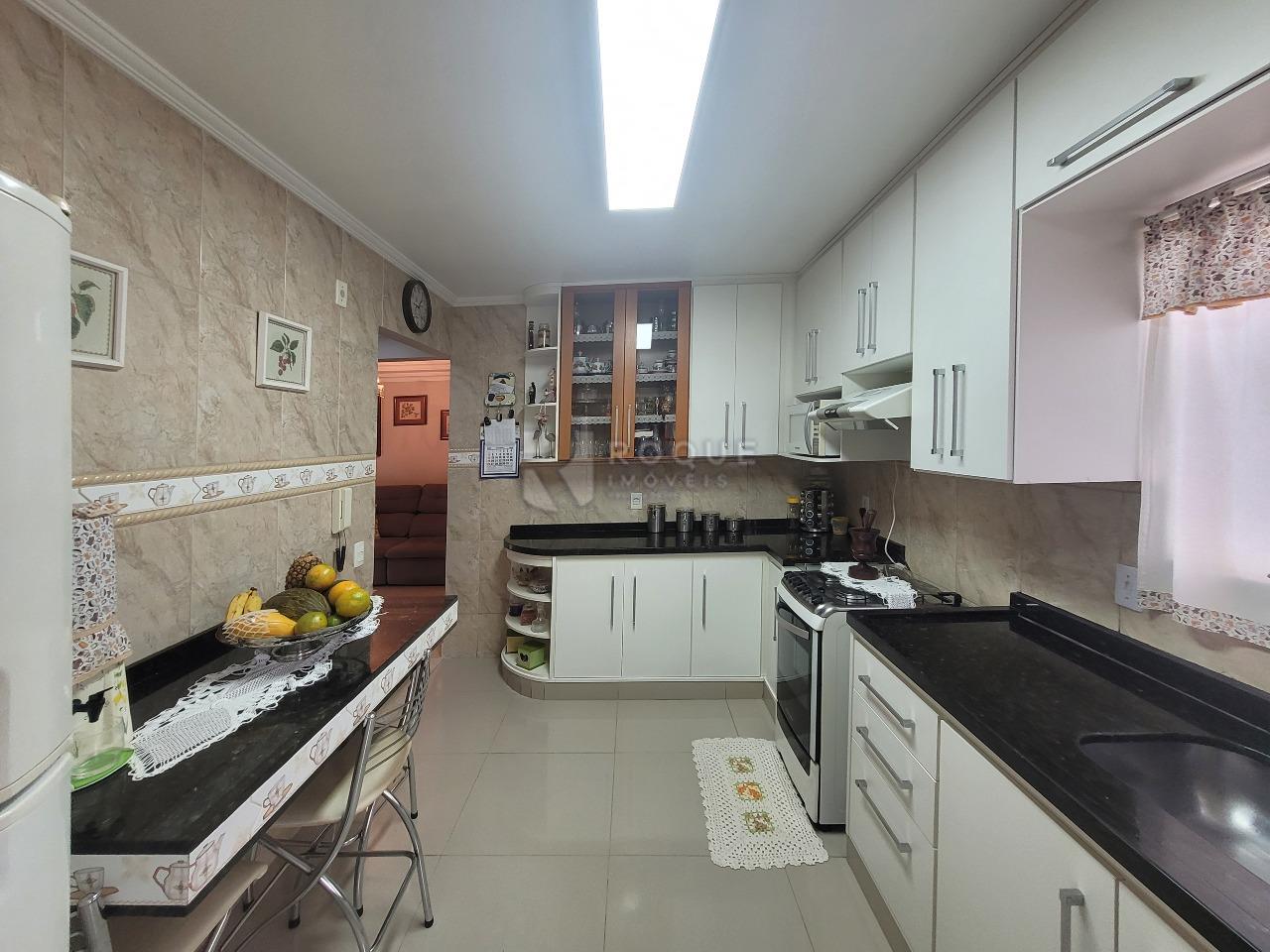 Apartamento à venda no bairro Jardim Ouro Verde: COZINHA