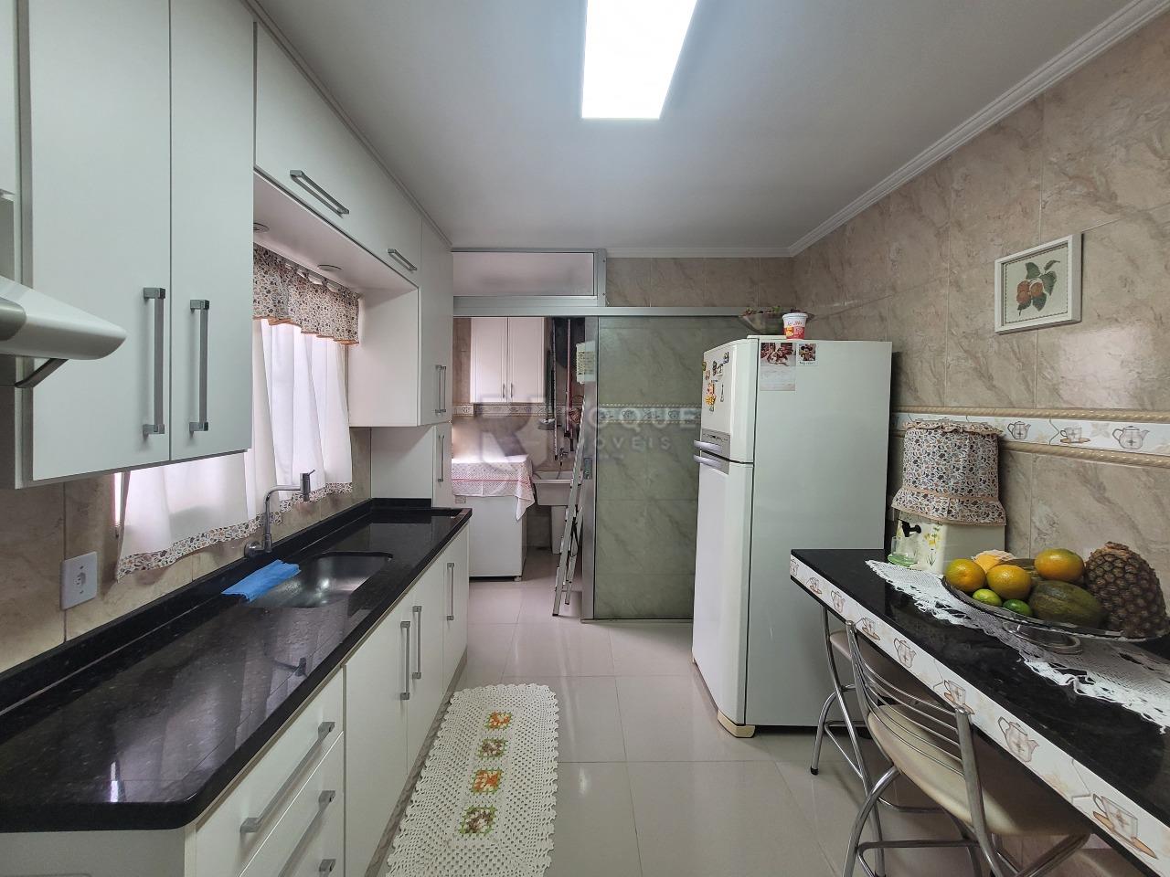 Apartamento à venda no bairro Jardim Ouro Verde: COZINHA