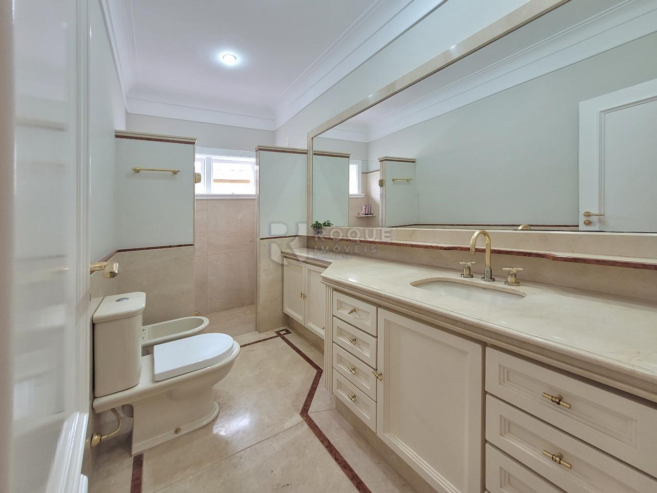 Casa em condomínio à venda no bairro Jardim Aquárius: BANHEIRO SUÍTE 2
