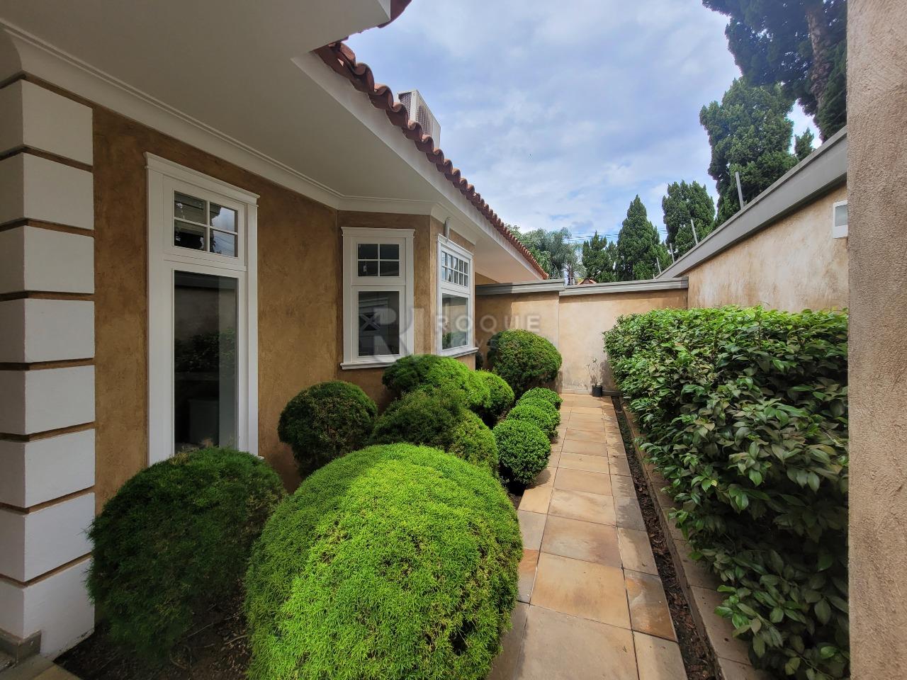 Casa em condomínio à venda no bairro Jardim Aquárius: FRENTE