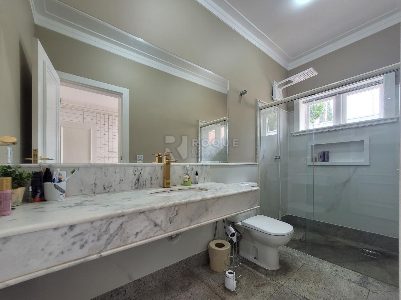 Casa em condomínio à venda no bairro Jardim Aquárius: WC LAVANDERIA