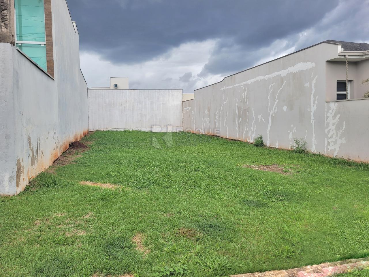 Terreno em condomínio à venda no bairro Parque Residencial Roland: 