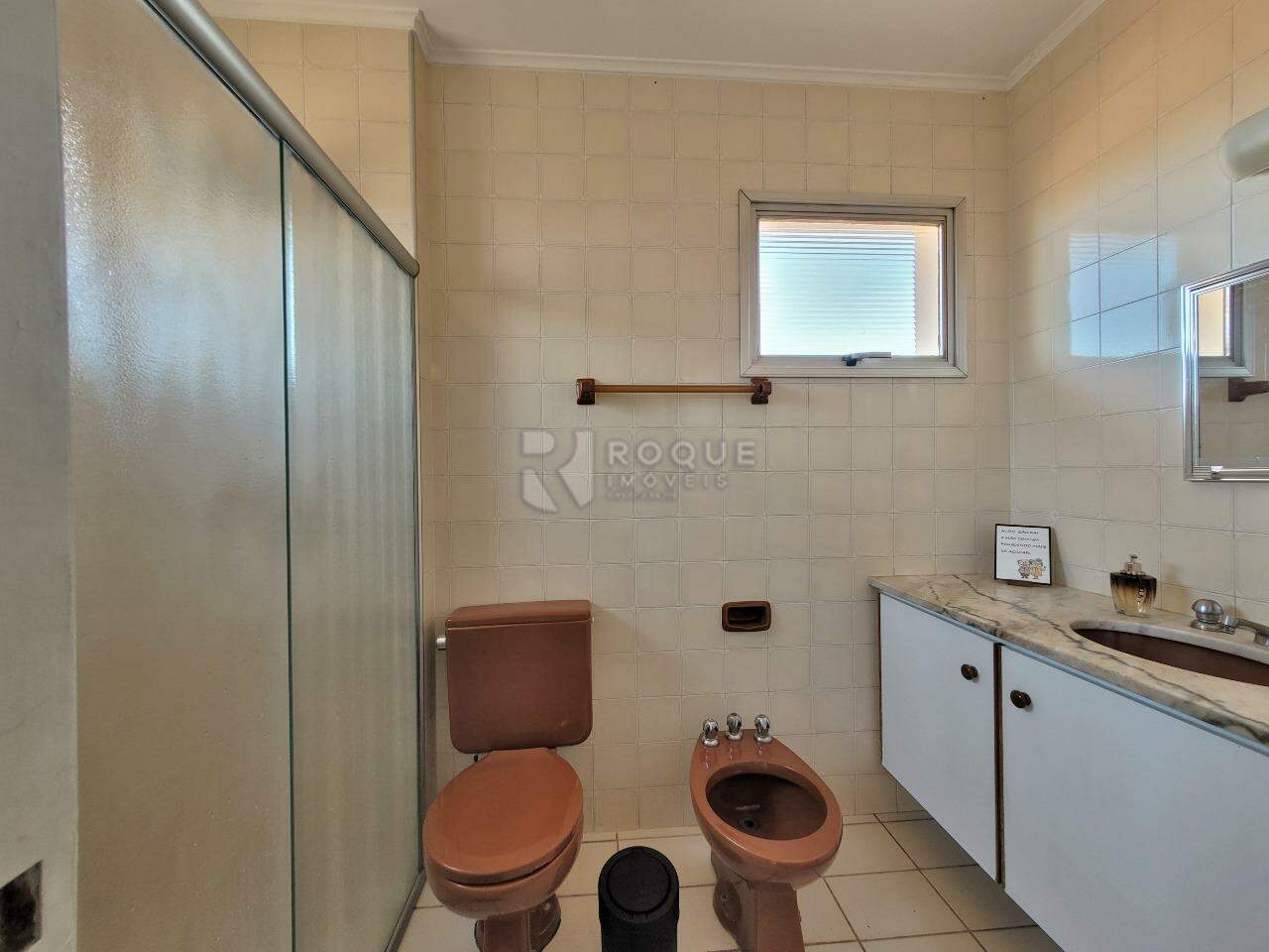 Apartamento à venda no bairro Cidade Jardim: BANHEIRO SUÍTE