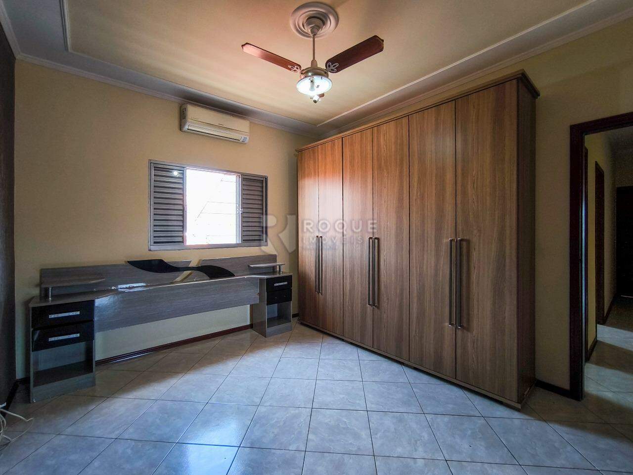 Casa com salão à venda no bairro Jardim Residencial Vitória: DORMITÓRIO 3