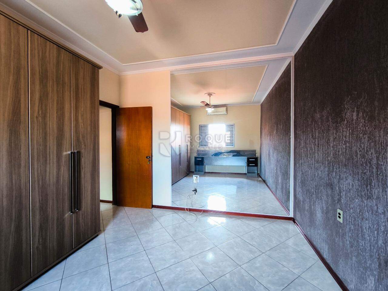 Casa com salão à venda no bairro Jardim Residencial Vitória: DORMITÓRIO 3