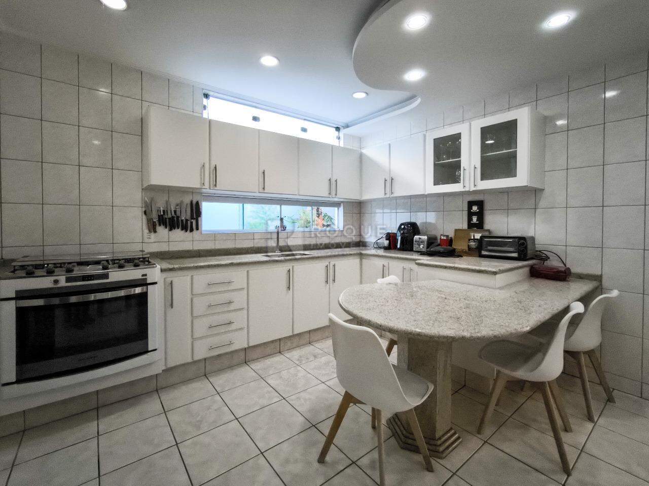 Casa em condomínio para aluguel no bairro Jardim Residencial Monsenhor Rossi: COZINHA