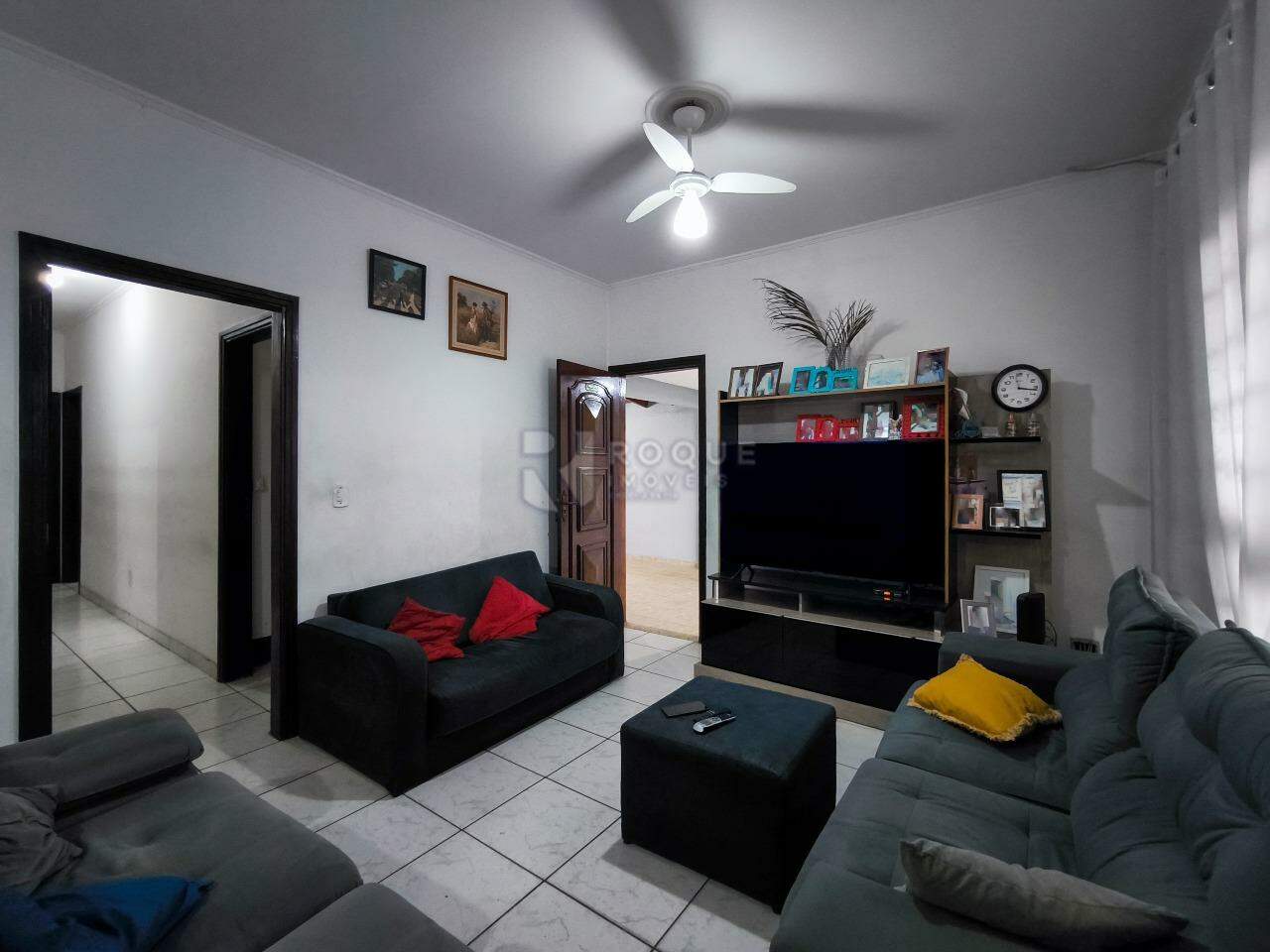 Casa Residencial à venda no bairro Vila Camargo: SALA DE ESTAR
