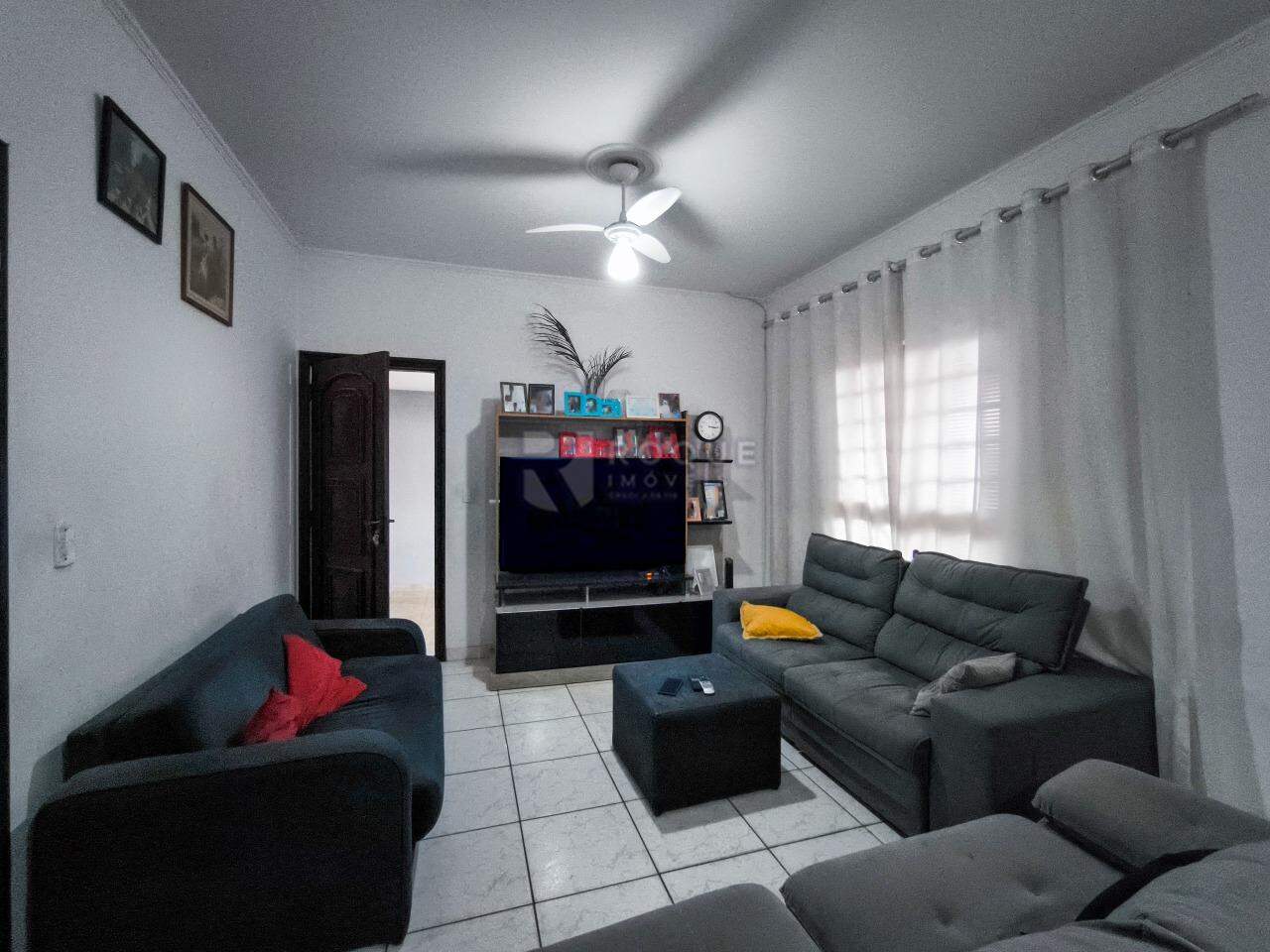 Casa Residencial à venda no bairro Vila Camargo: SALA DE ESTAR