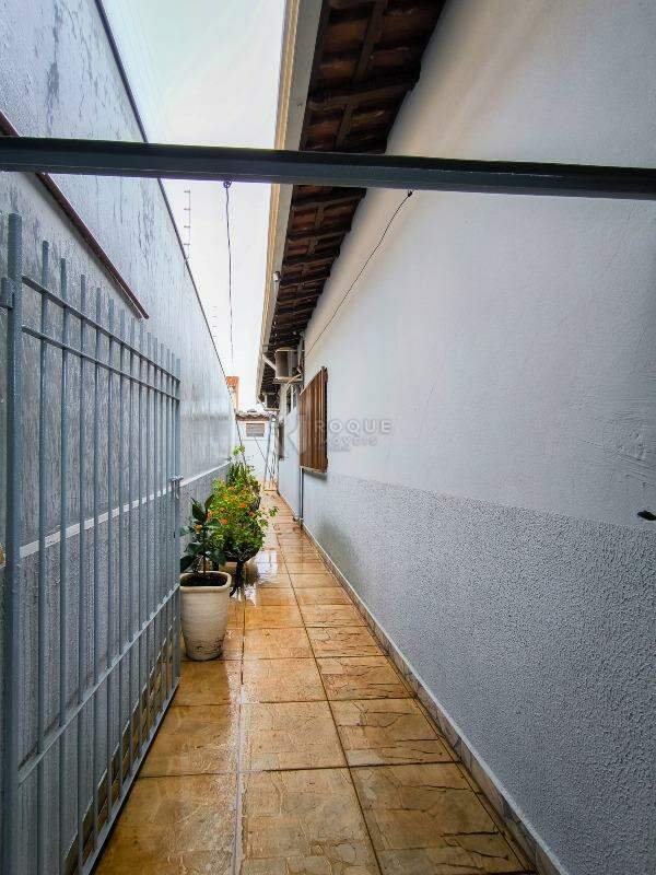 Casa Residencial à venda no bairro Vila Camargo: ÁREA DE VARAL