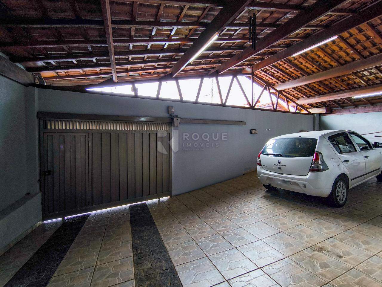 Casa Residencial à venda no bairro Vila Camargo: GARAGEM