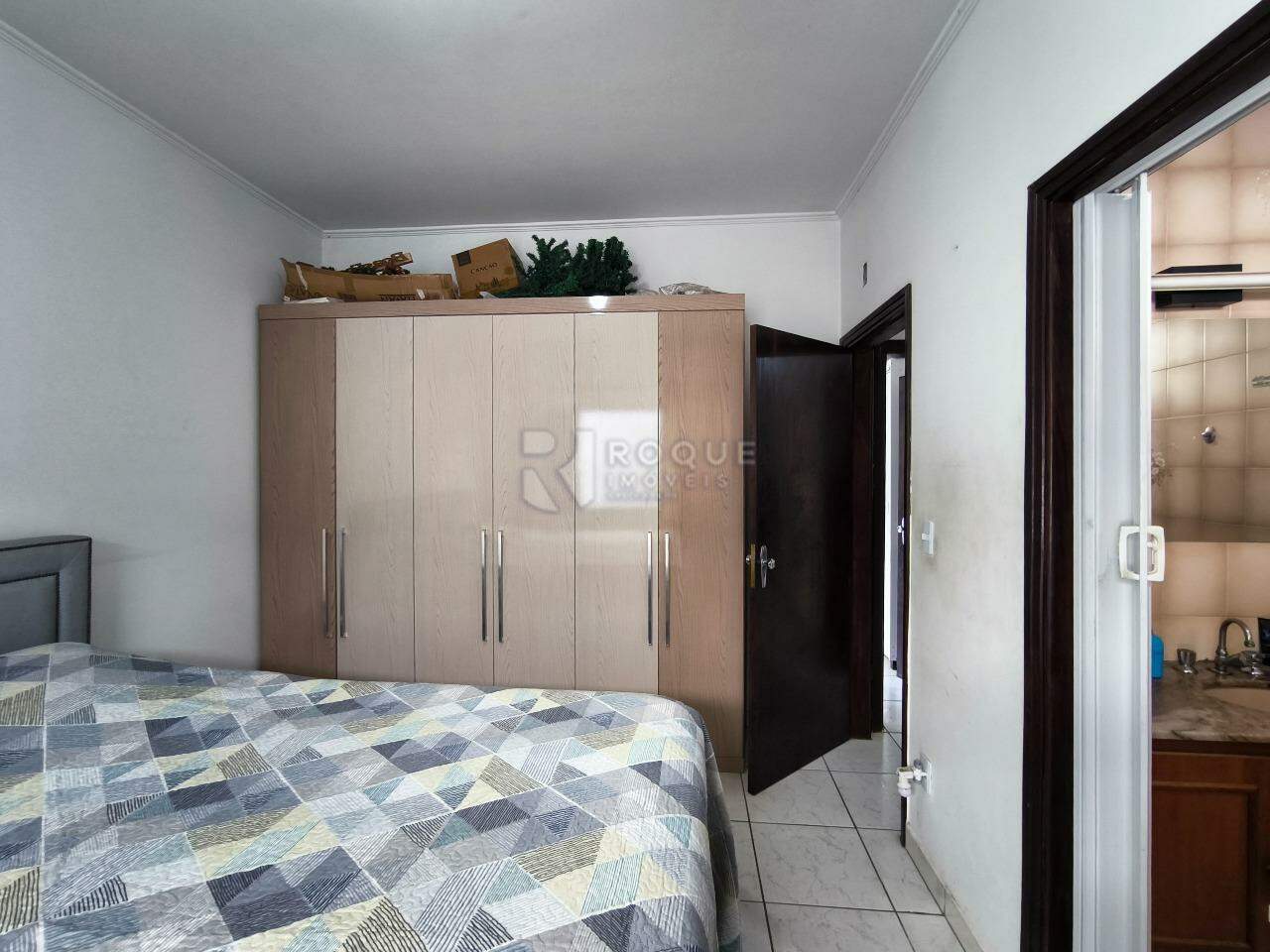 Casa Residencial à venda no bairro Vila Camargo: SUÍTE