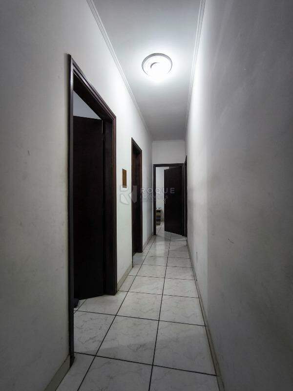 Casa Residencial à venda no bairro Vila Camargo: CORREDOR INTERNO