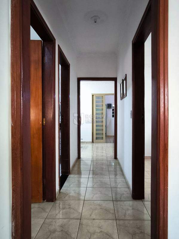 Casa Residencial à venda no bairro Jardim Vista Alegre: CORREDOR INTERNO