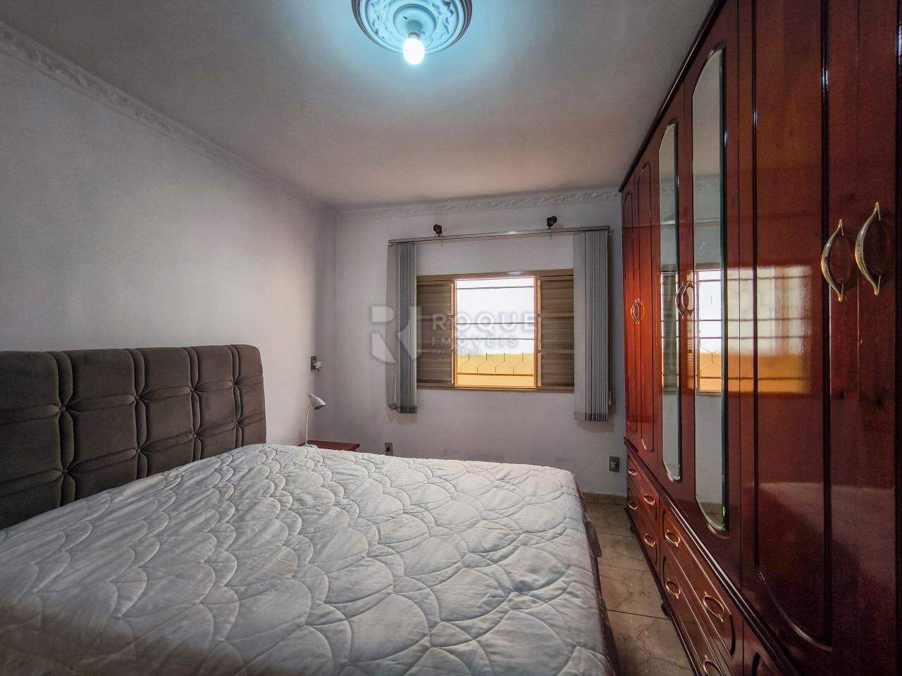 Casa Residencial à venda no bairro Jardim Vista Alegre: DORMITÓRIO 1