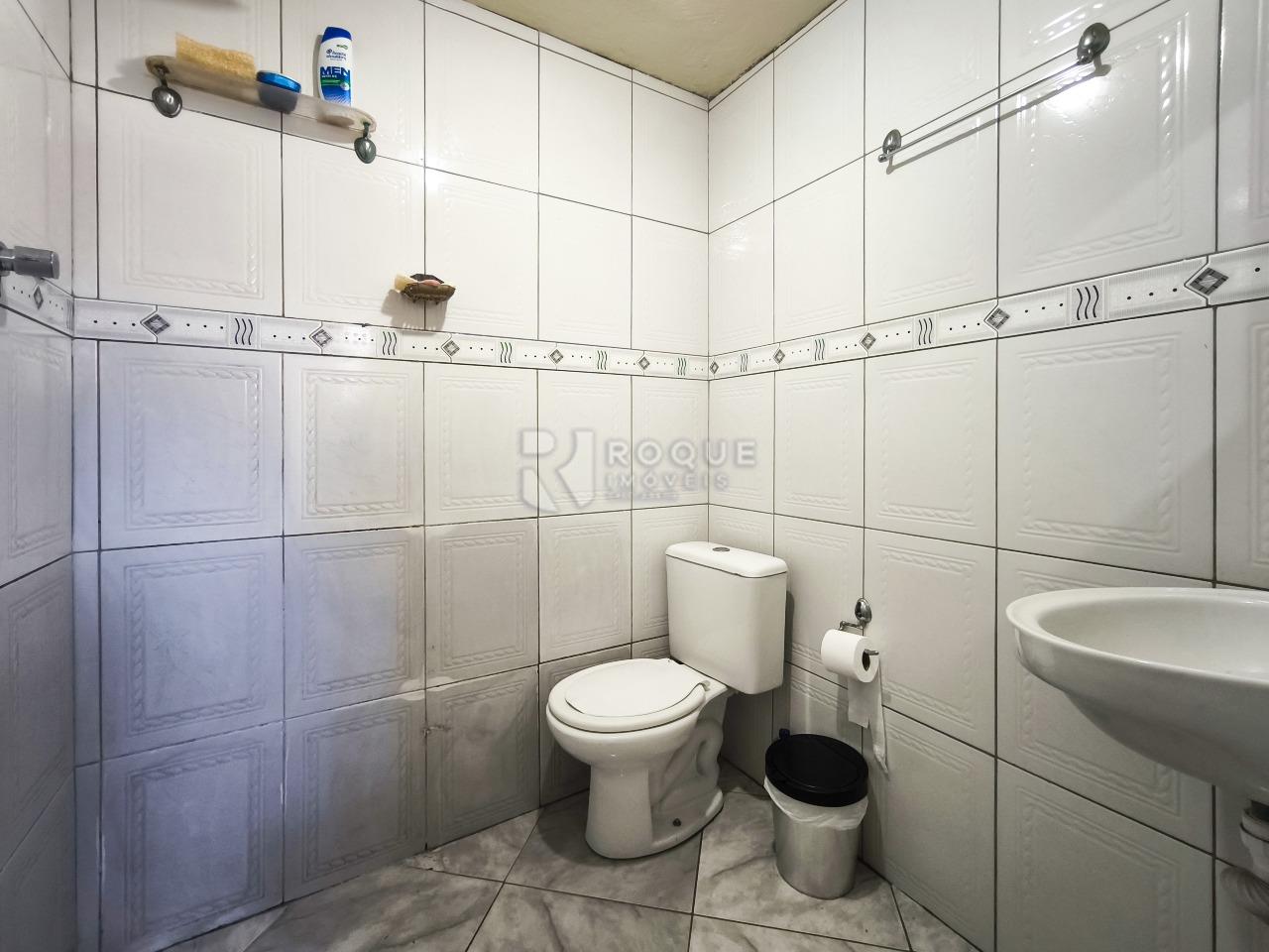 Casa Residencial à venda no bairro Parque Campos Elíseos: BANHEIRO SOCIAL EDÍCULA