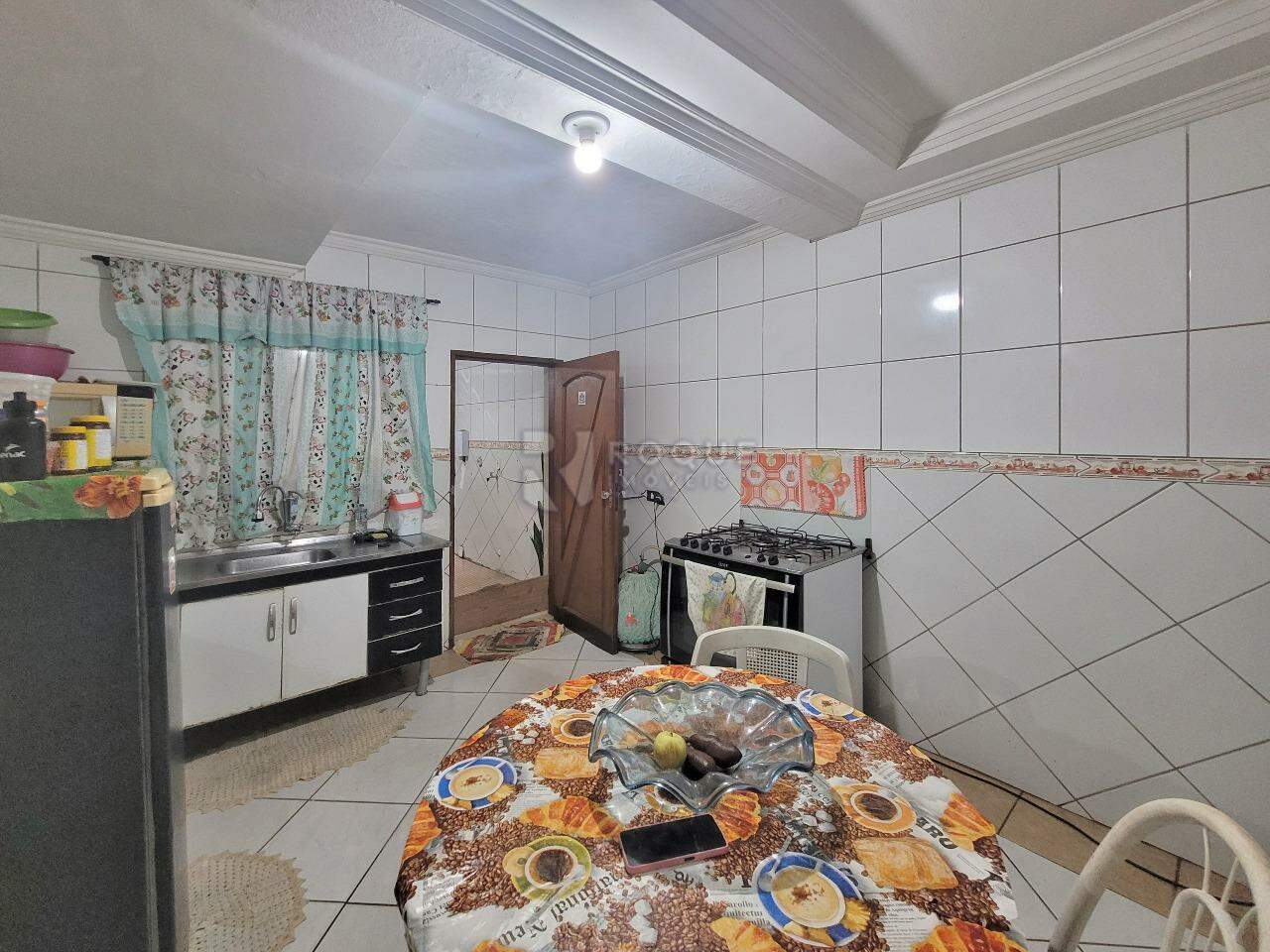 Casa Residencial à venda no bairro Jardim Residencial Dona Santina Paroli Peccinini: COZINHA