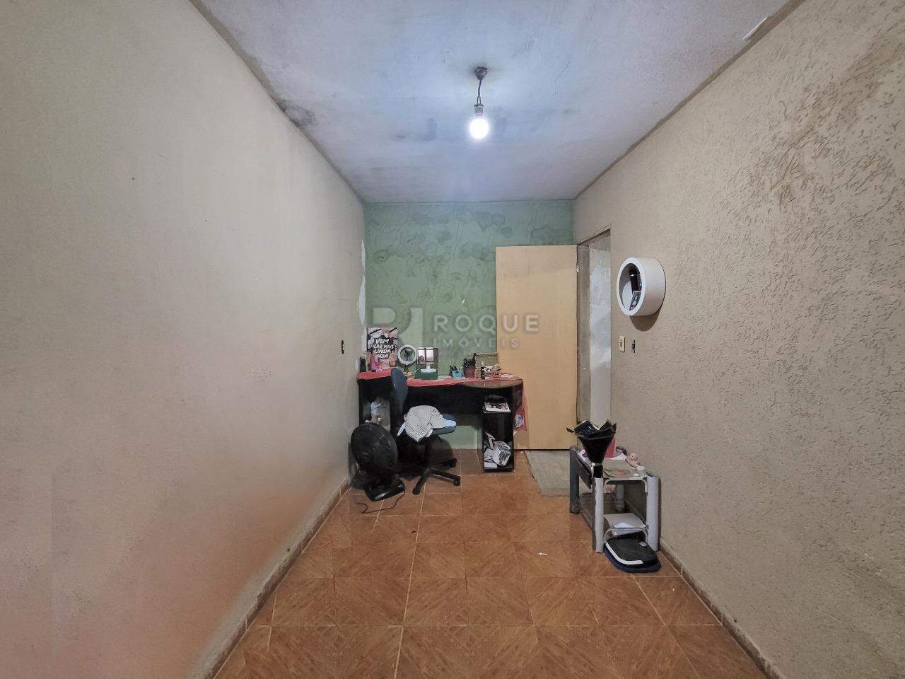 Casa Residencial à venda no bairro Jardim Residencial Dona Santina Paroli Peccinini: DORMITÓRIO 1