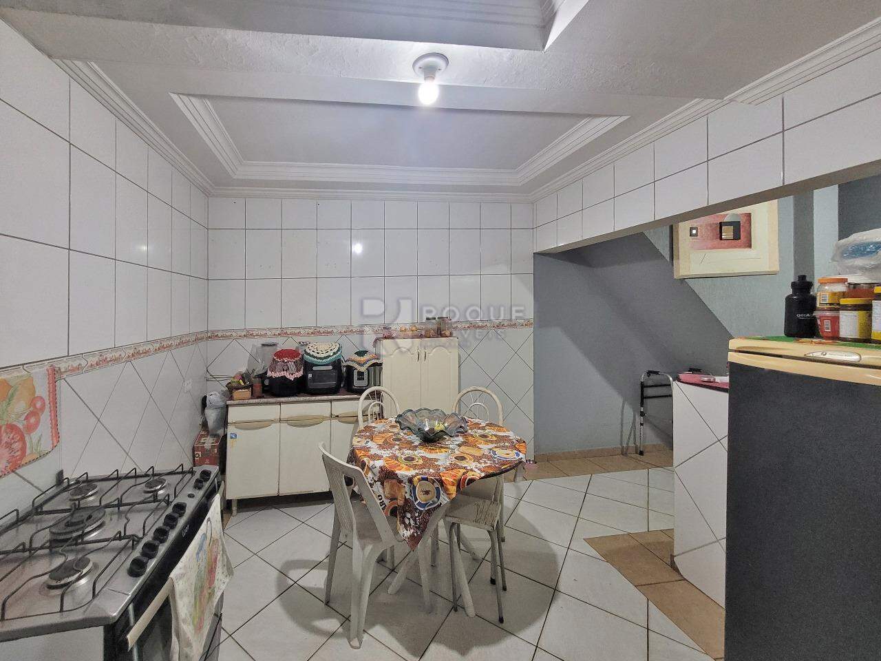 Casa Residencial à venda no bairro Jardim Residencial Dona Santina Paroli Peccinini: COZINHA