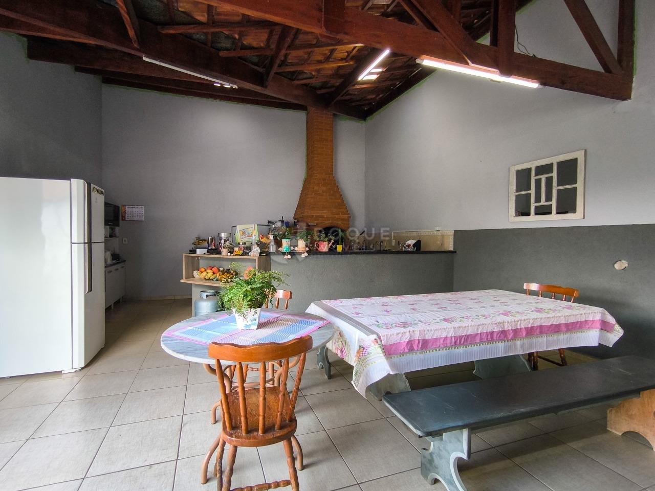 Chácara à venda no bairro Bairro dos Pires de Baixo: COZINHA GOURMET