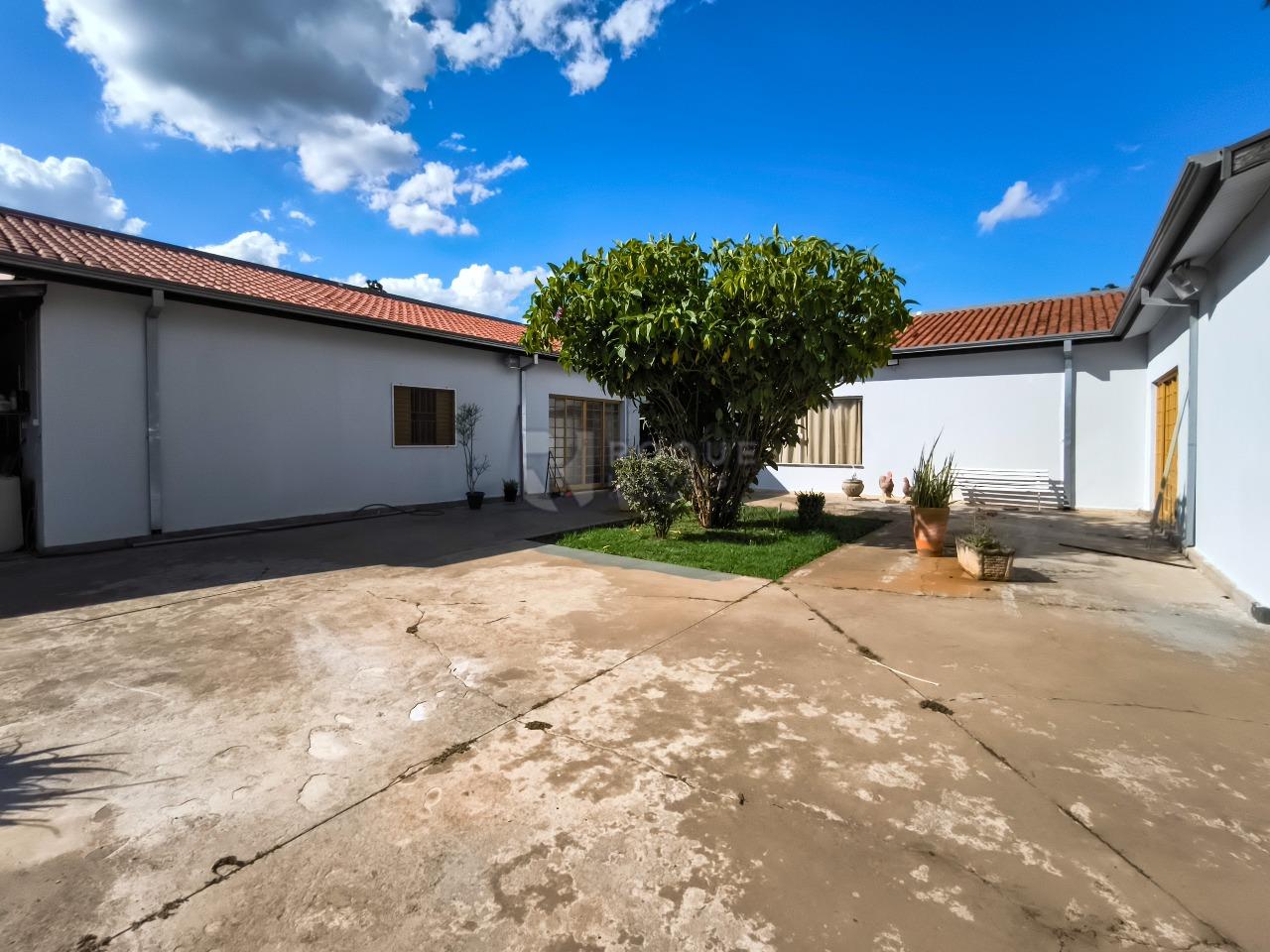 Chácara à venda no bairro Bairro dos Pires de Baixo: QUINTAL