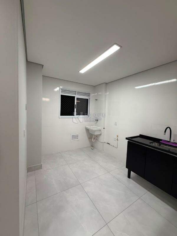 Apartamento à venda no bairro Condomínio Varandas II: Cozinha