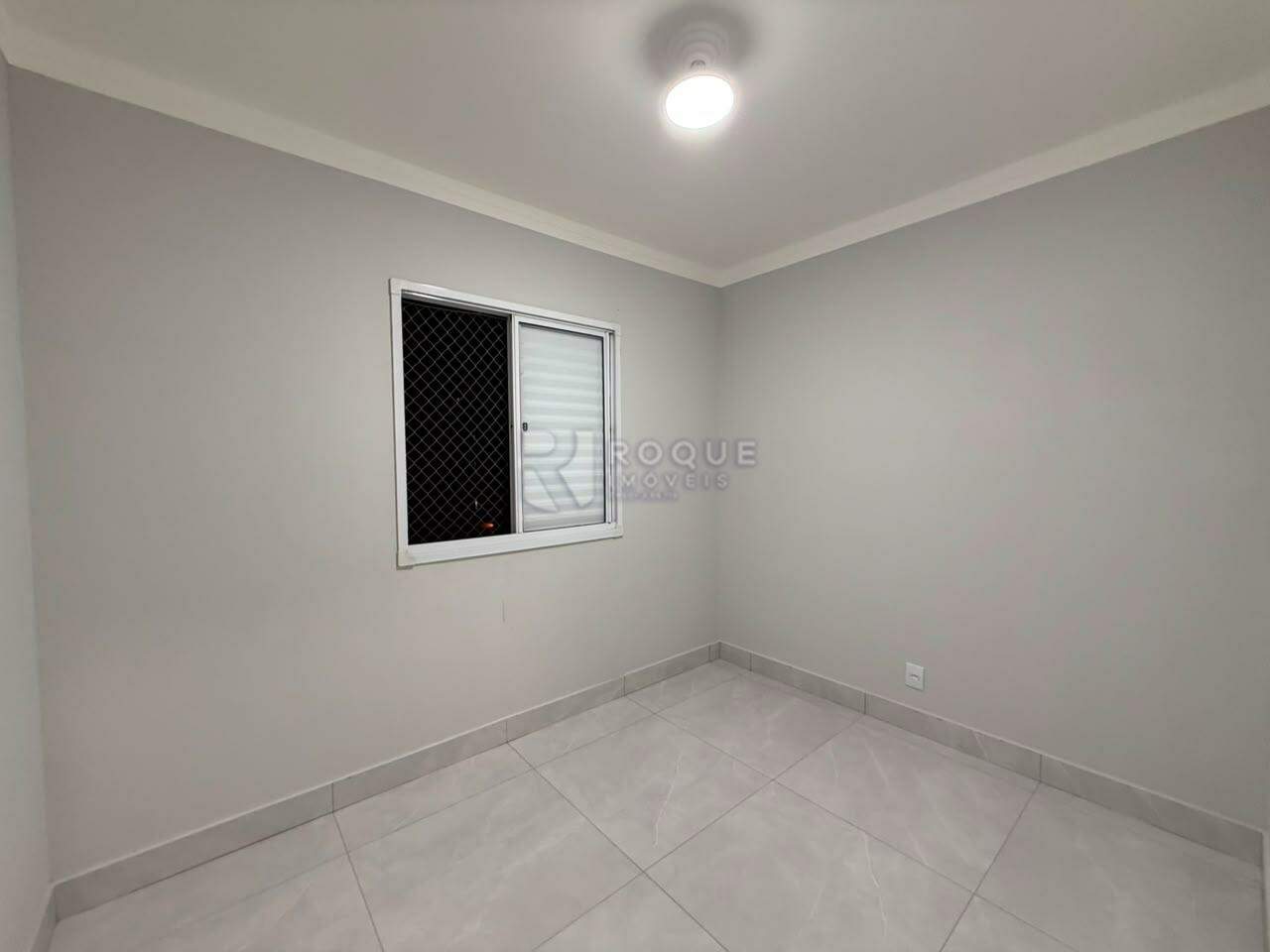 Apartamento à venda no bairro Condomínio Varandas II: Dormitório 1