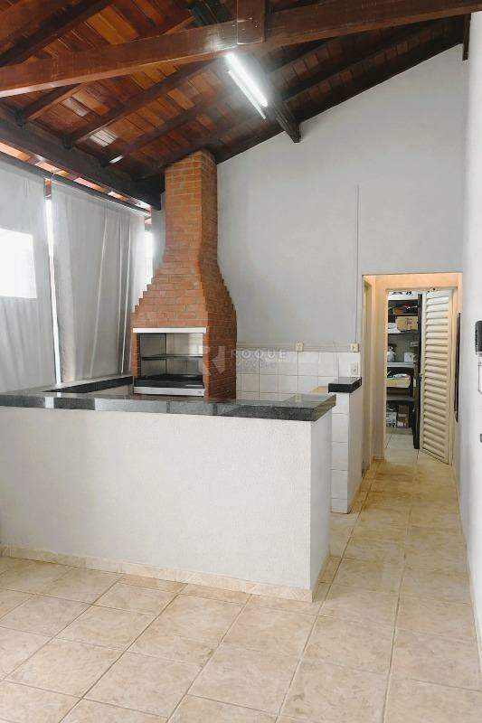 Casa Residencial para aluguel no bairro Parque Egisto Ragazzo: Rancho com churrasqueira