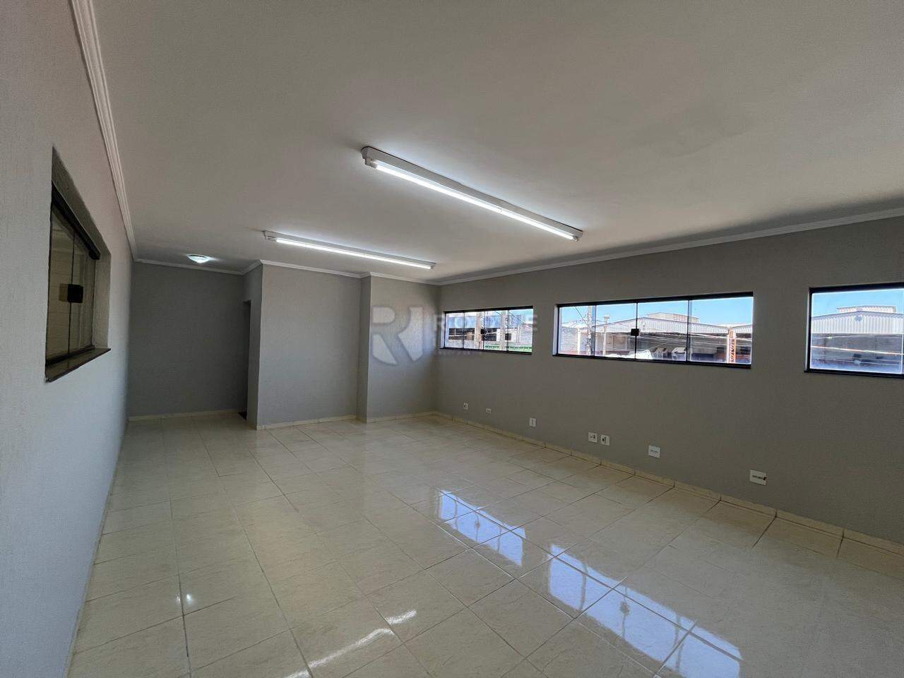 Barracão/Galpão para aluguel no bairro Distrito Industrial e Comercial Flamínio de Freitas Levy: Salão Superior