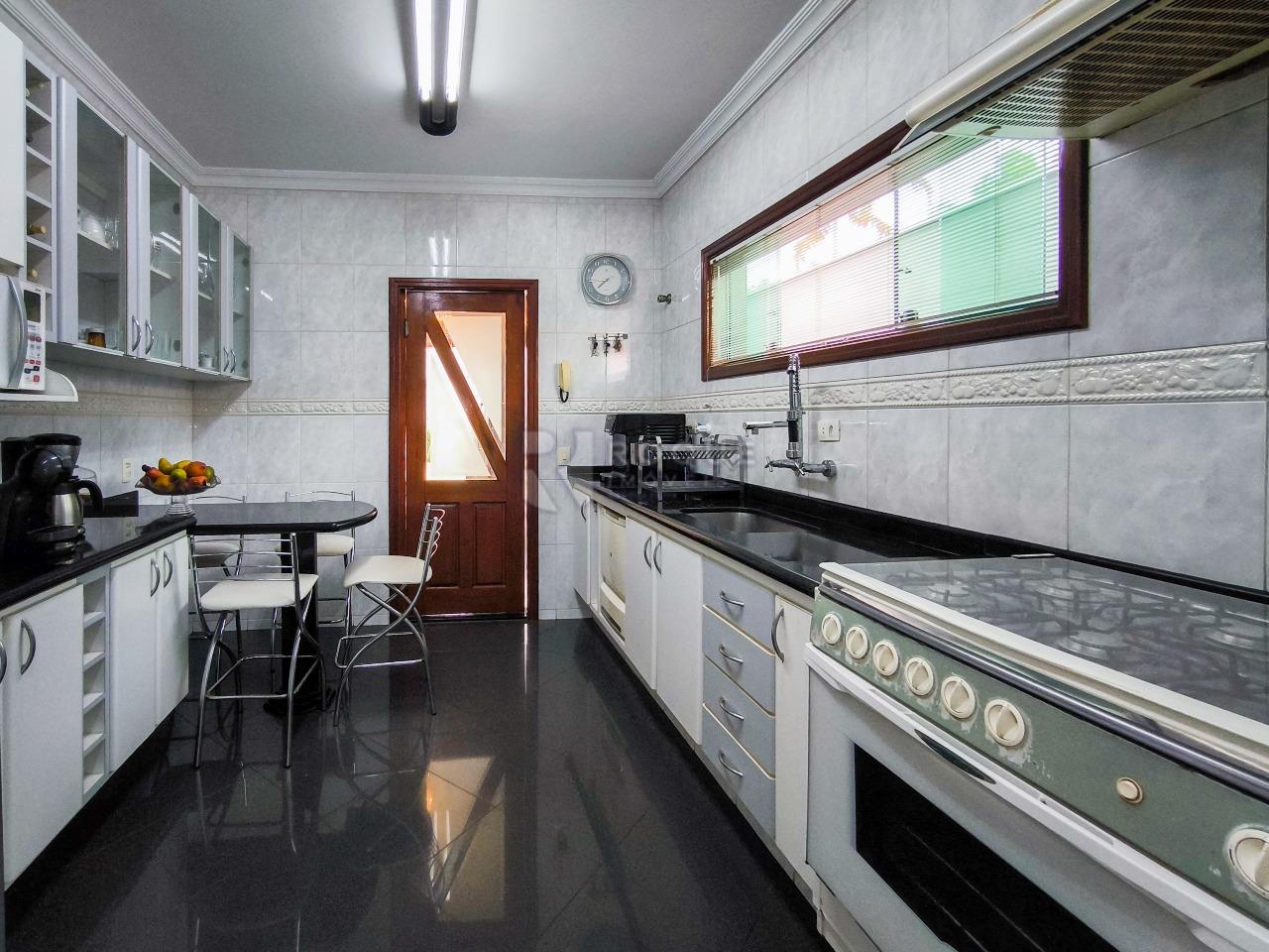 Casa em condomínio à venda no bairro Jardim Residencial Monsenhor Rossi: COZINHA