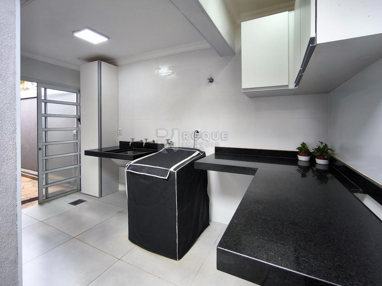 Casa em condomínio à venda no bairro Jardim Residencial Monsenhor Rossi: LAVANDERIA