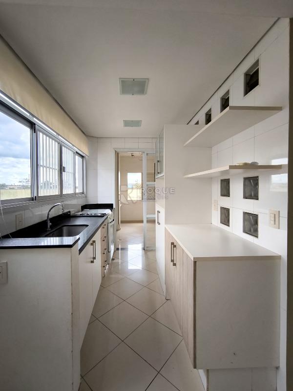 Apartamento à venda no bairro Cidade Jardim: COZINHA