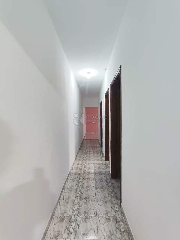Casa Residencial para aluguel no bairro Jardim Residencial Roseira: Corredor