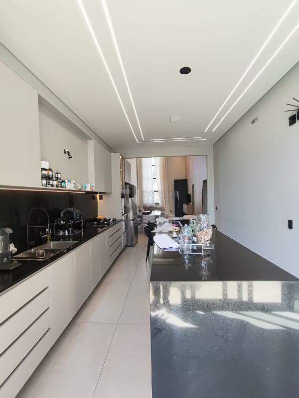 Casa em condomínio para aluguel no bairro Residenciais Fazenda Itapema: Cozinha