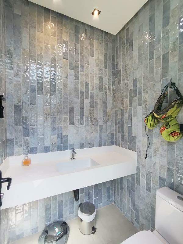 Casa em condomínio para aluguel no bairro Residenciais Fazenda Itapema: Lavabo Externo