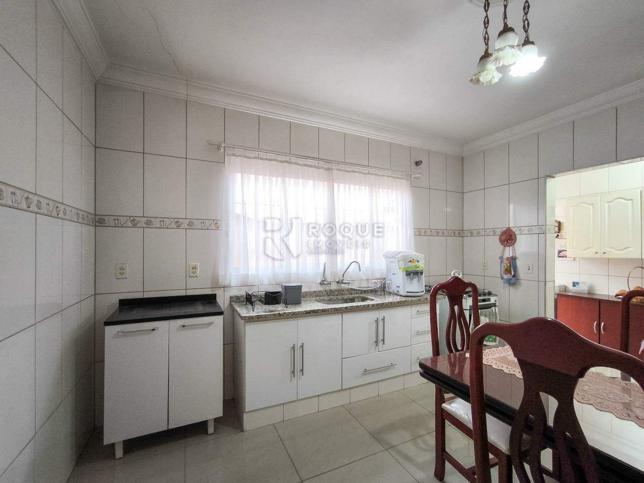 Casa com salão à venda no bairro Vila Teixeira Marques: COZINHA