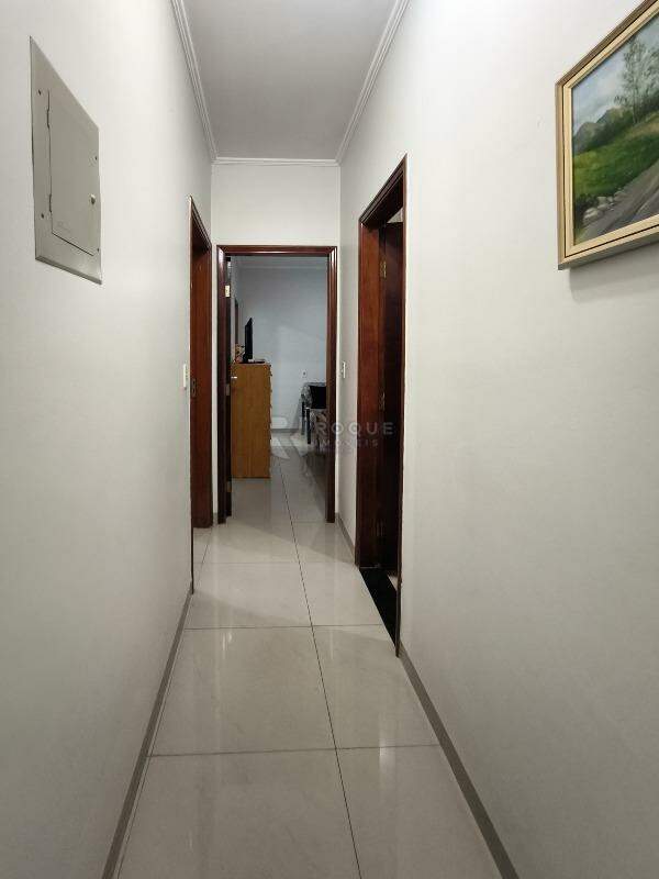 Casa com salão à venda no bairro Vila Teixeira Marques: CORREDOR INTERNO