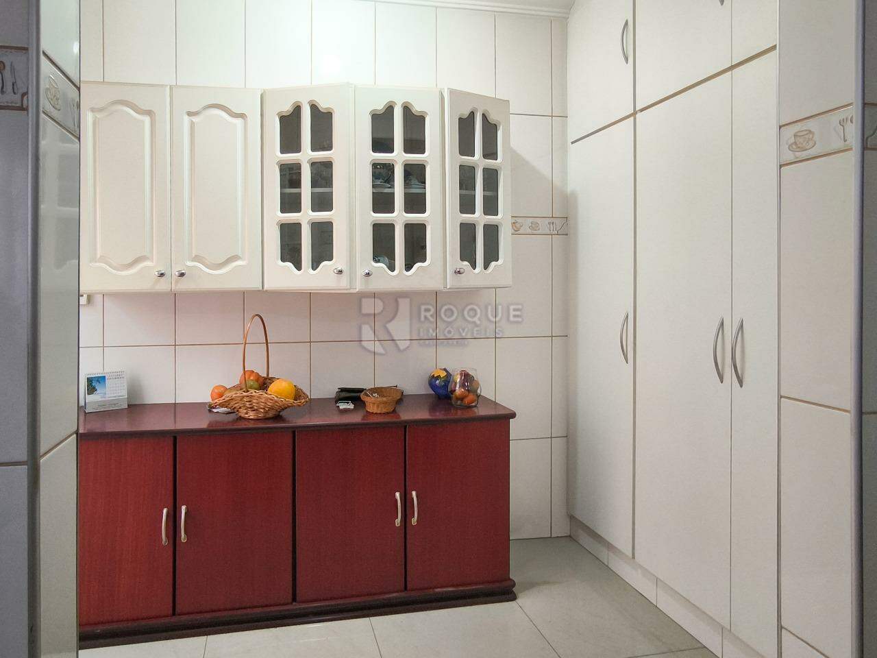 Casa com salão à venda no bairro Vila Teixeira Marques: COZINHA