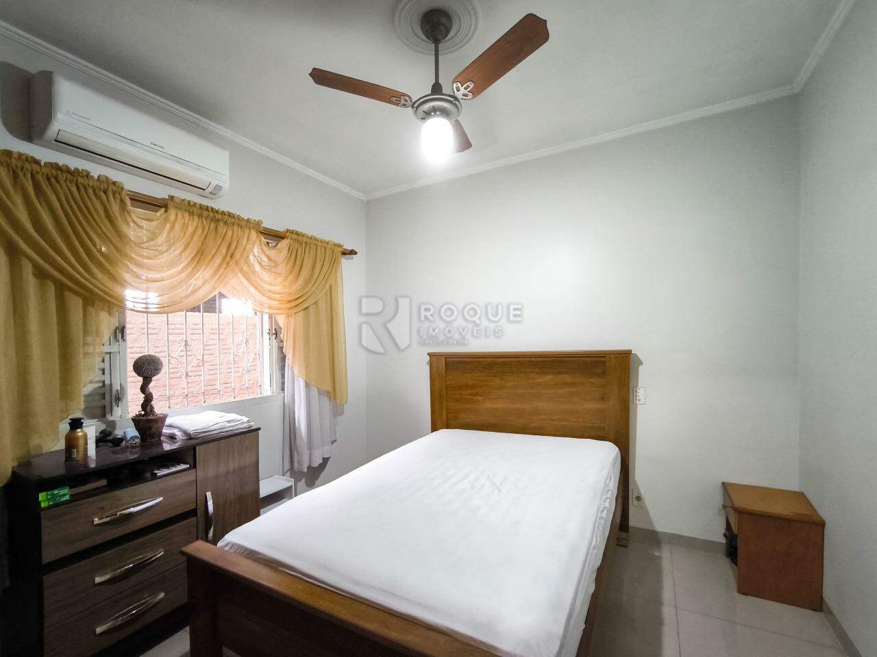 Casa com salão à venda no bairro Vila Teixeira Marques: DORMITÓRIO 1