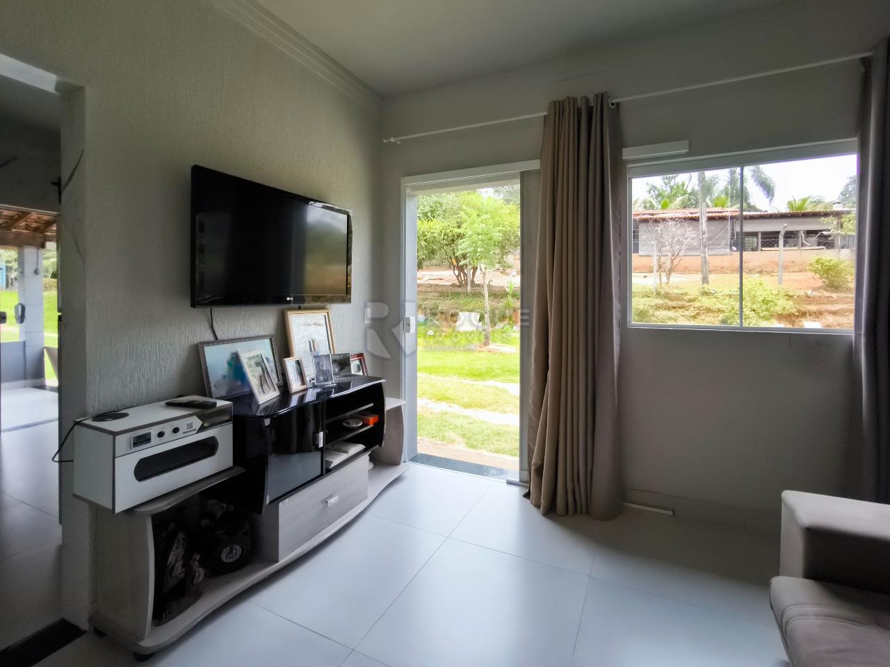 Chácara à venda no bairro Bairro dos Pires de Baixo: SALA DE ESTAR CASA 2