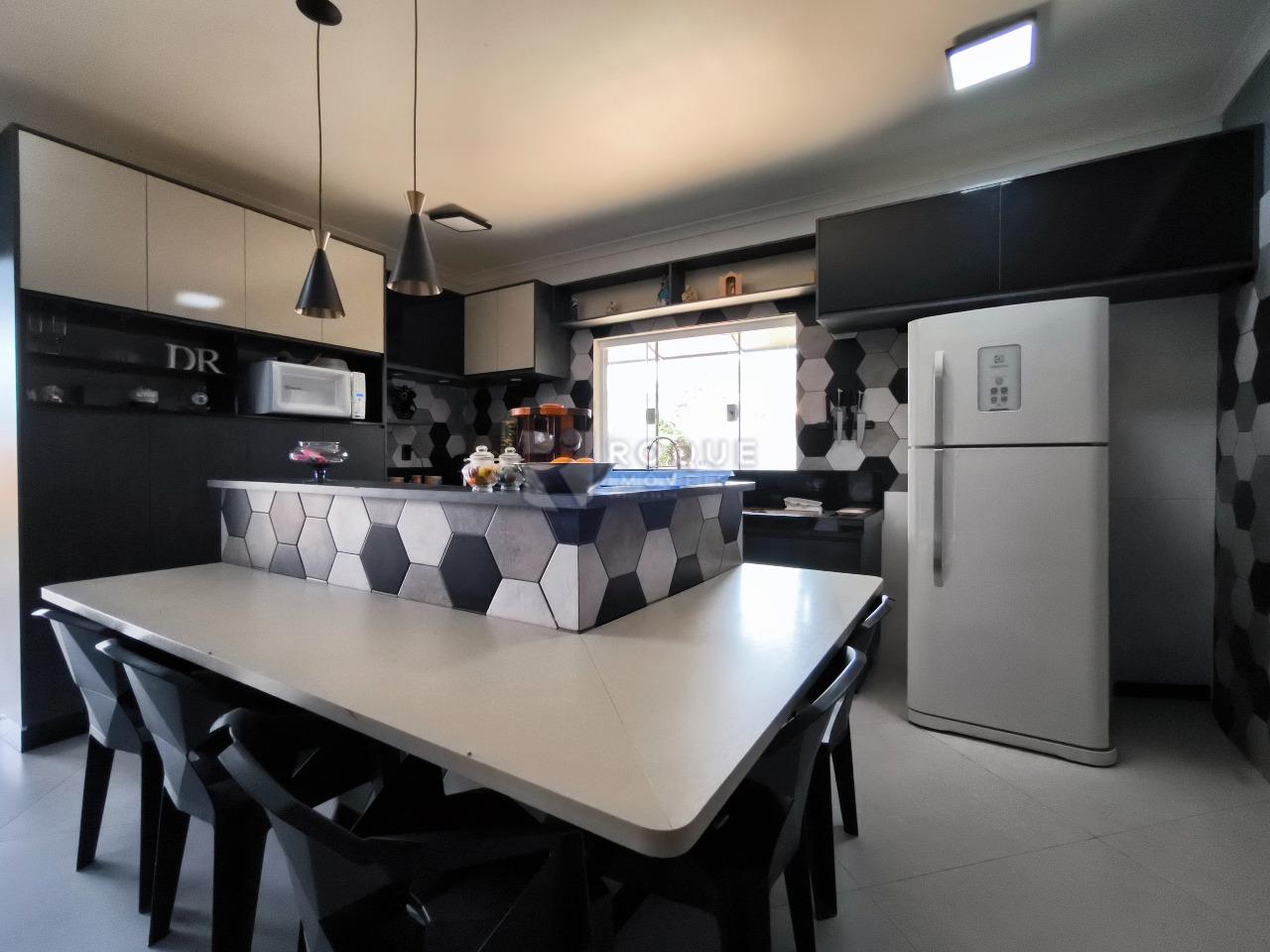 Chácara à venda no bairro Bairro dos Pires de Baixo: COZINHA