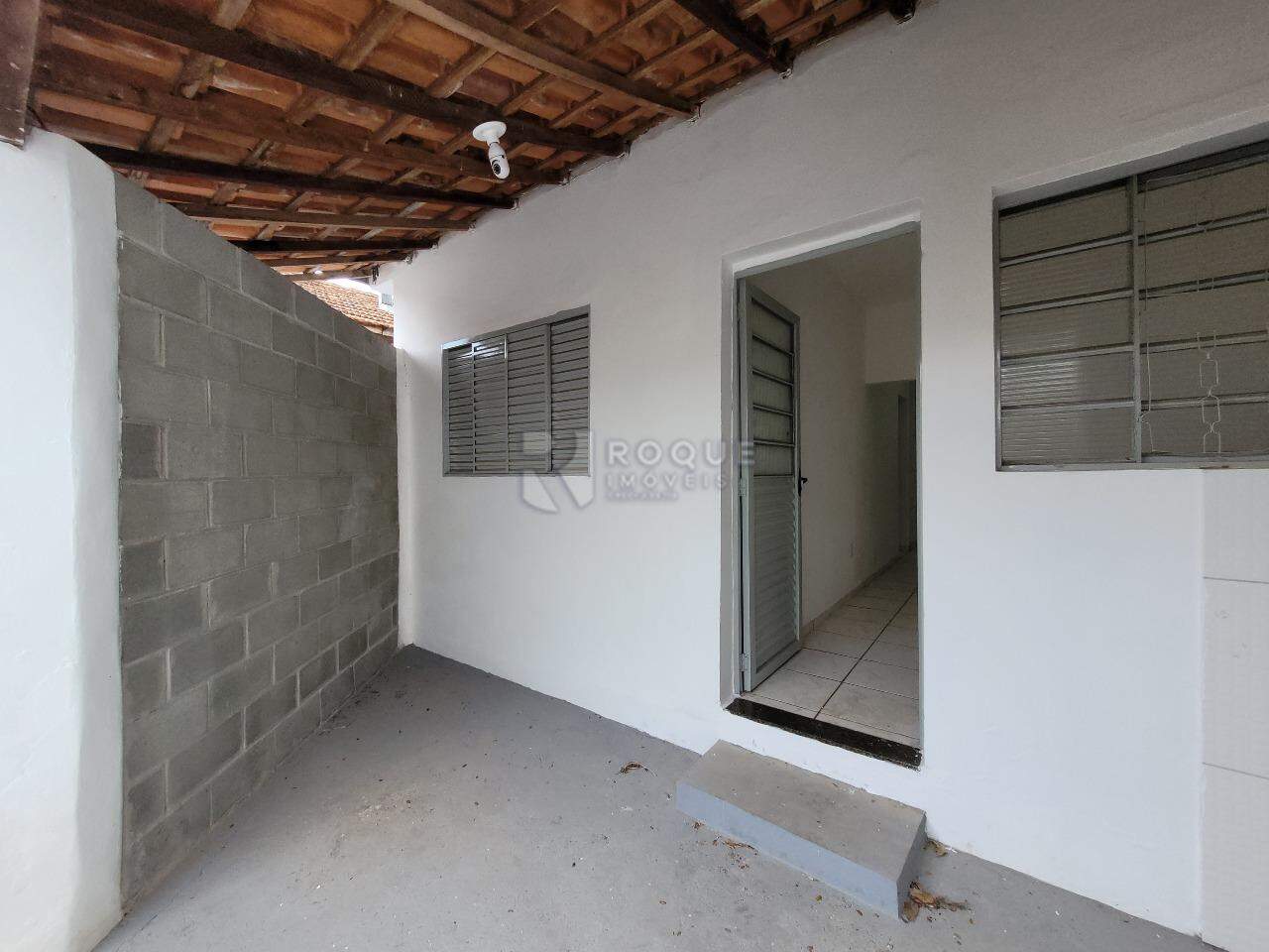 Casa Residencial para aluguel no bairro Parque Residencial Abílio Pedro: Área externa
