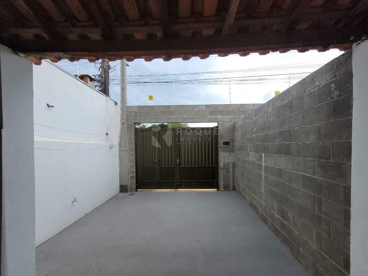 Casa Residencial para aluguel no bairro Parque Residencial Abílio Pedro: Garagem