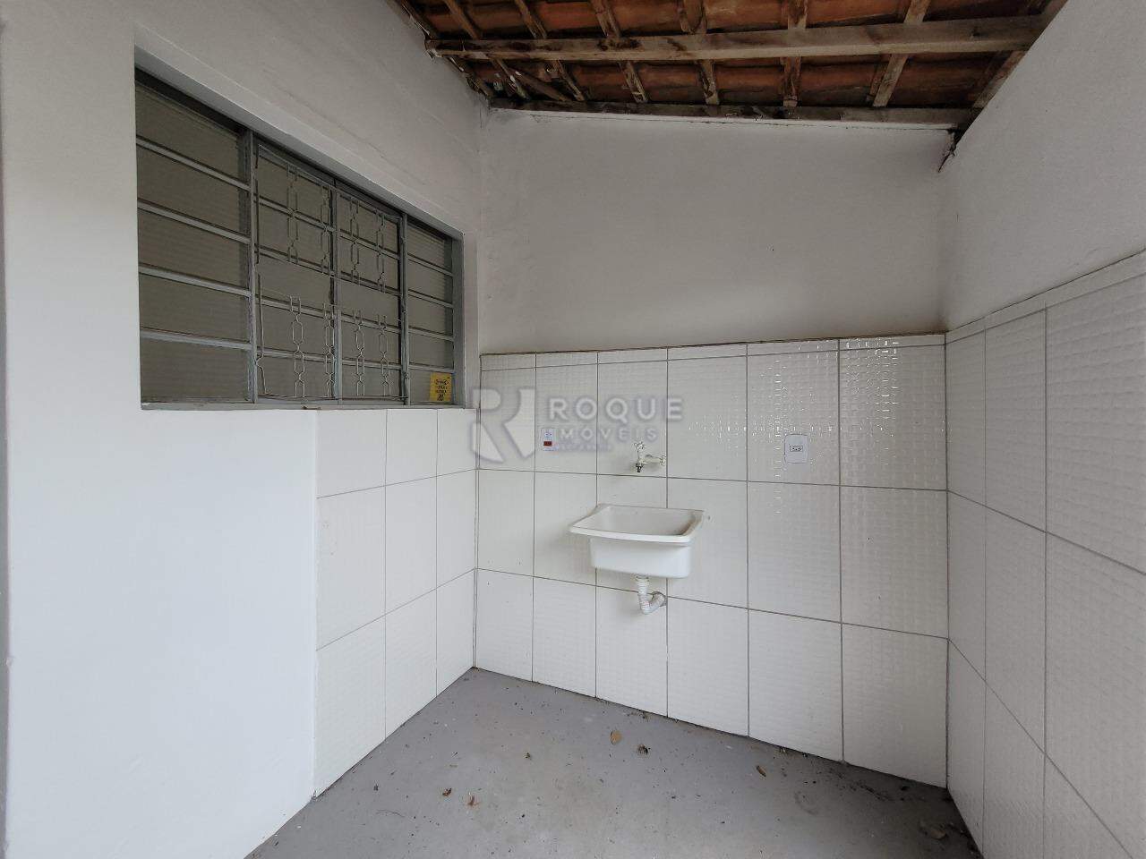 Casa Residencial para aluguel no bairro Parque Residencial Abílio Pedro: Área de serviço