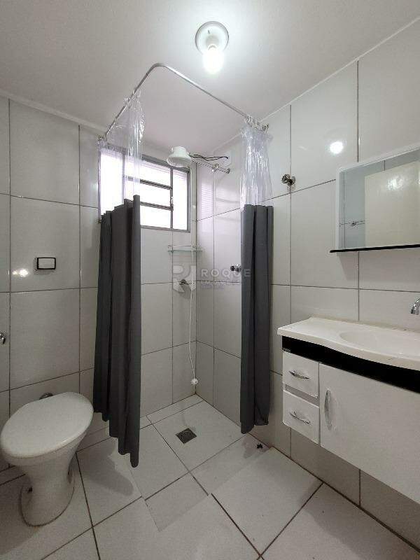 Casa Residencial para aluguel no bairro Parque Residencial Abílio Pedro: WC Social