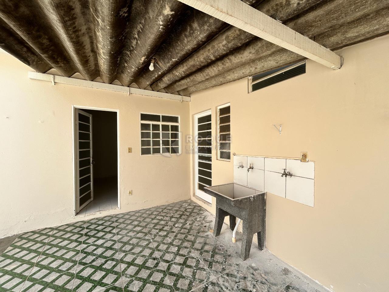 Casa Residencial para aluguel no bairro Jardim Parque Novo Mundo: Área de serviço 