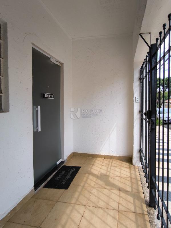 Casa Comercial à venda no bairro Vila Anita: HALL DE ENTRADA