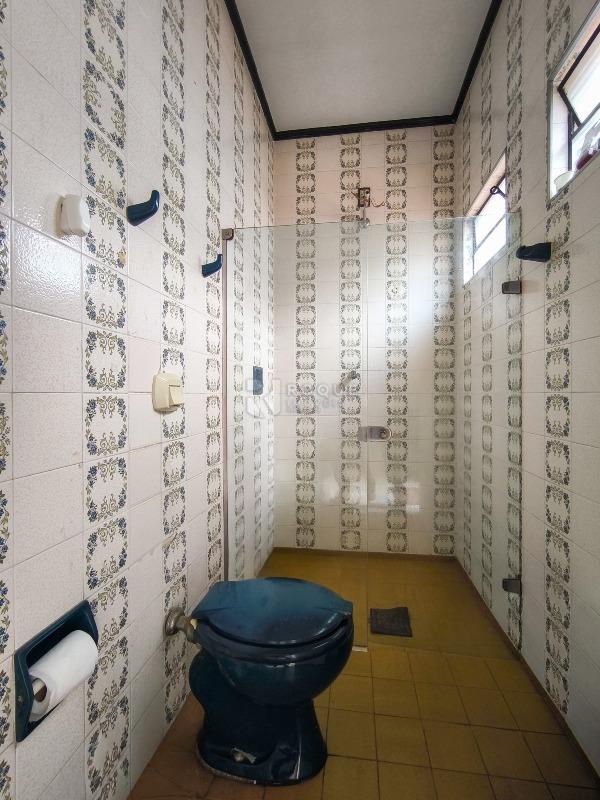 Casa Comercial à venda no bairro Vila Anita: BANHEIRO SOCIAL