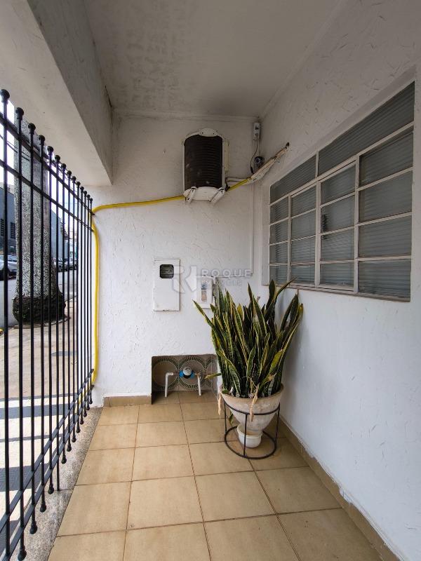 Casa Comercial à venda no bairro Vila Anita: HALL DE ENTRADA